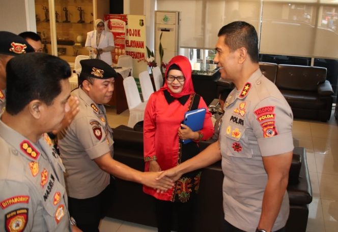 
 Kapolda Jabar Menerima Tim Puslitbang Polri Dalam Pelaksanaan Penelitian Tingkat Kepercayaan Masyarakat Atas Kinerja Polri 