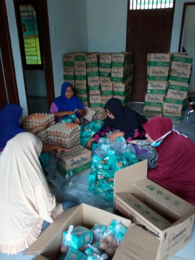 Bagi bagi sembako di aceh tamiang