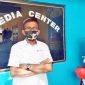 Teks: Jubir Relawan C-19 Langsa, Ray Iskandar, SE, di Sekretariat PWI Kota Langsa. Senin (27/04/2020).