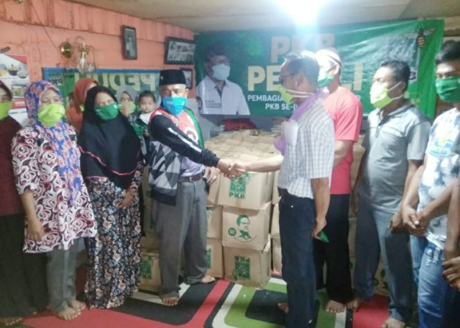 
 Peduli Masyarakat Terdampak Covid-19, PKB Langsa Bagikan 300 Paket Sembako