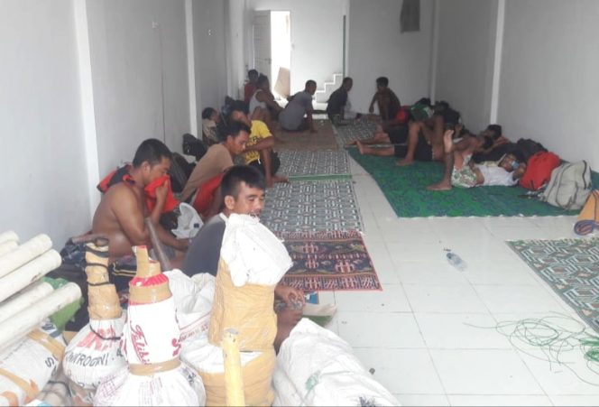 
 Di Tengah Pandemi Covid-19, 125 Pekerja Pemasang Pipa Gas dari Brebes Tiba di Aceh Tamiang