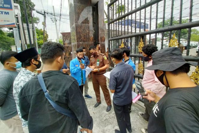 
 PC PMII Medan Geruduk Kejati Sumut Diduga Terdapat Sejumlah Proyek Bermasalah di Dinas PU