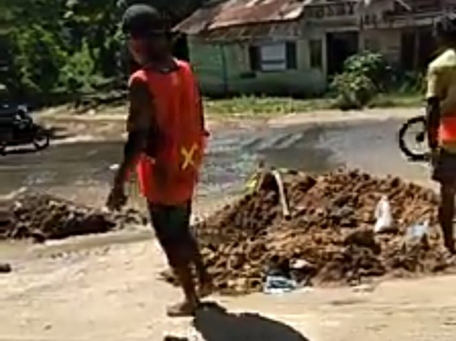 
 Akibat Galian Jargas, Terjadi Kebocoran Pipa PDAM Tirta Tamiang