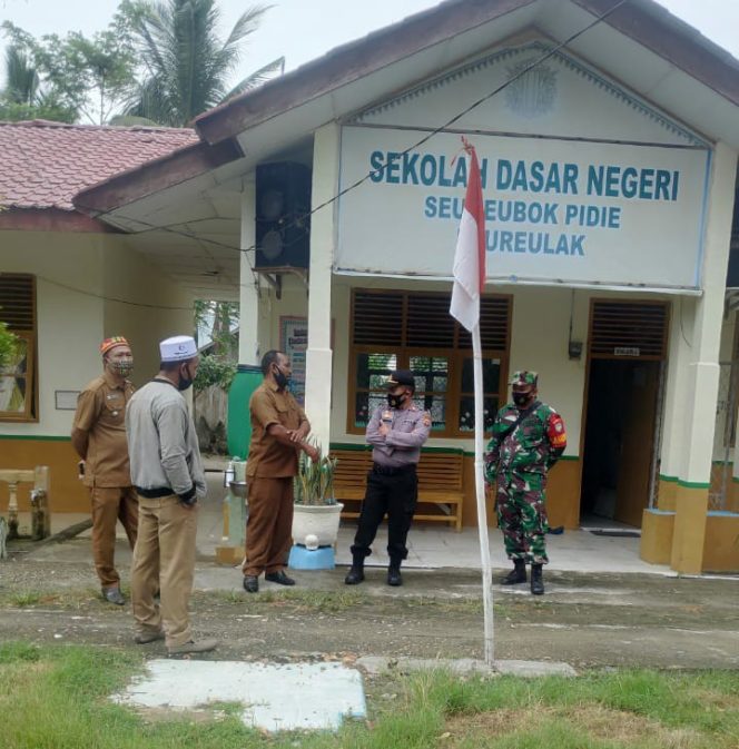 
 Hari Kedua KBM Tatap Muka, SDN Seuneubok Pidie dan MIN Peureulak Patuhi Protokol Kesehatan