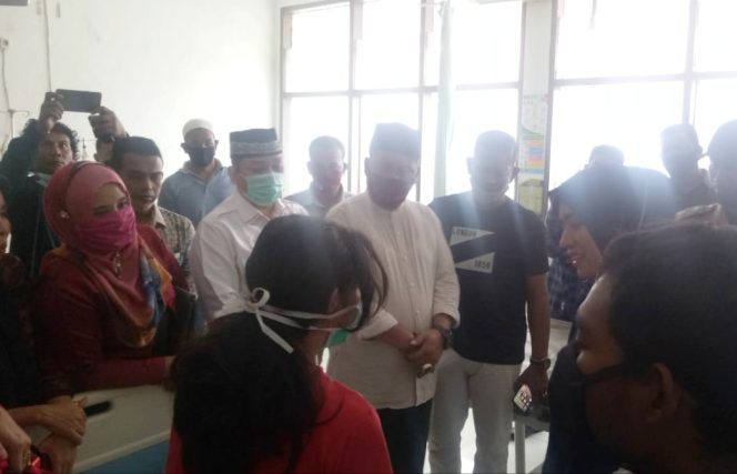 
 Wujud Keprihatinan, Ketua Komisi I DPRA Kunjungi Korban Pemerkosaan di Aceh Timur