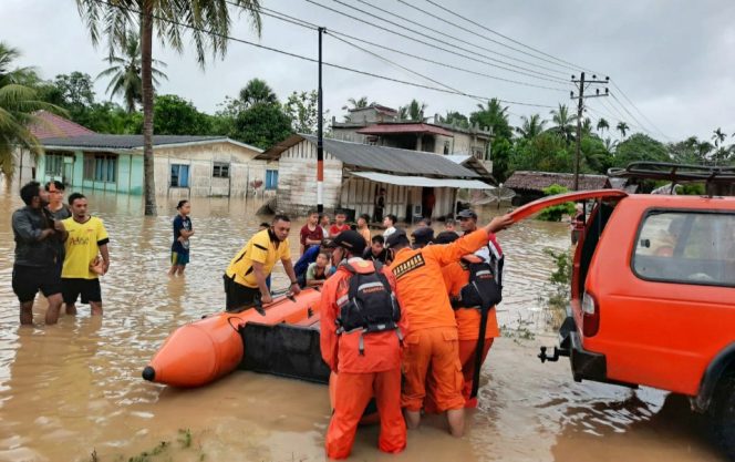 
 Banjir Meluap, Warga Desa Punti Payong Aceh Timur Dievakuasi