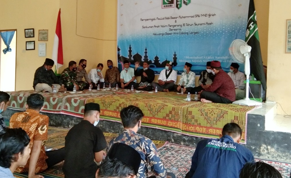 
 Peringati Maulid dan Tsunami Aceh, HMI Cabang Langsa Santuni Anak Yatim