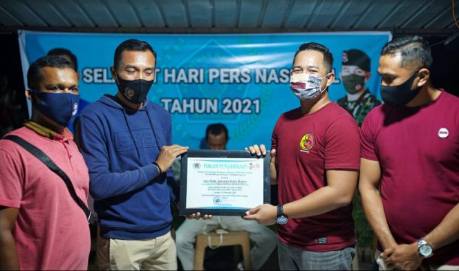 
 Brimob Kompi 2B Pelopor Polda Aceh Peringati HPN 2021 bersama Puluhan Insan Pers