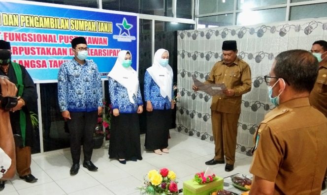 
 Kadis Perpustakaan dan Kearsipan Langsa Lantik Tiga Pejabat Fungsional