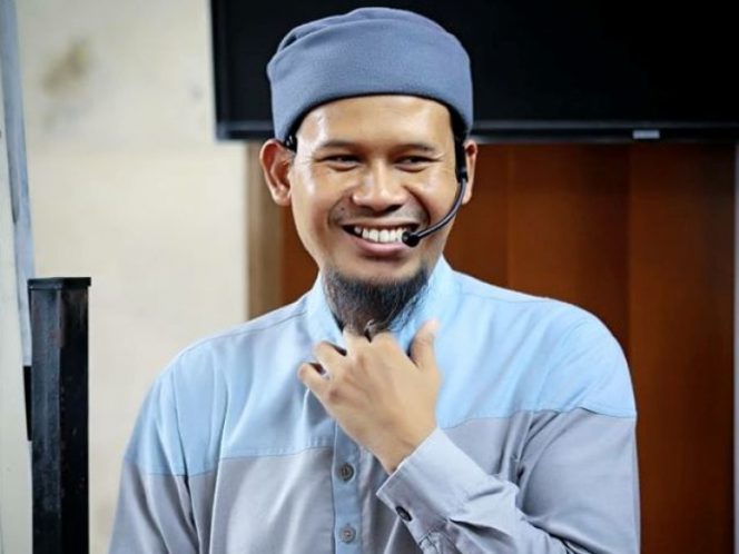 
 Foto : Ustad Rahmad Baequni, Lc (Ustadz akhir zaman).