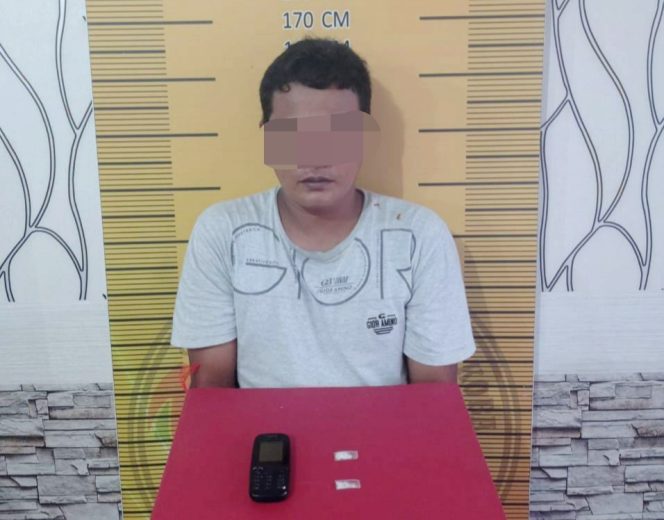 
 Kantongi Sabu, Polisi Ciduk Seorang Pemuda di Pinggir Jalan
