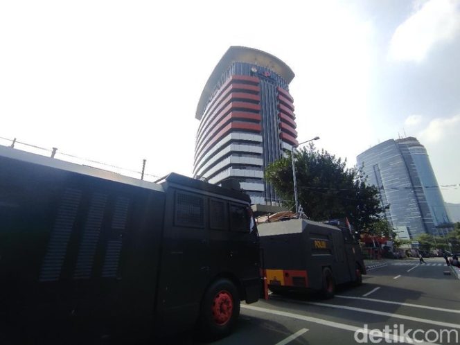 
 Novel Baswedan dkk Dipecat, Gedung KPK Dijaga Ketat