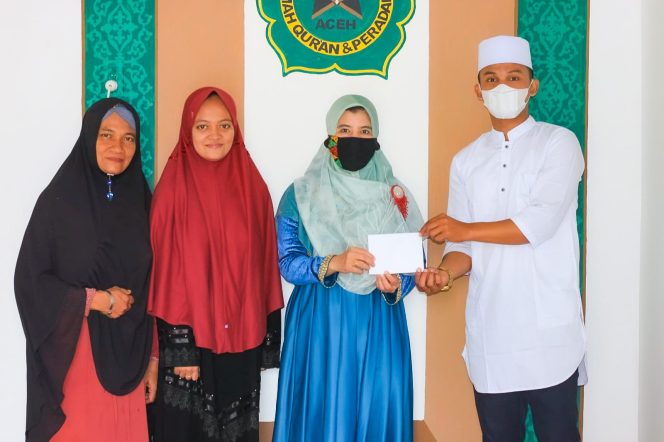 
 Baitul Qur’an Walhadharah Terima Bantuan dari Ketua PKK Aceh Tamiang