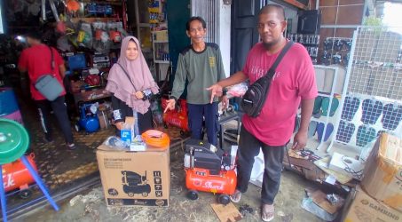 Foto : UMKM Bina Kreatif diberikan Kompressor melalui program Wira Desa 2021.
