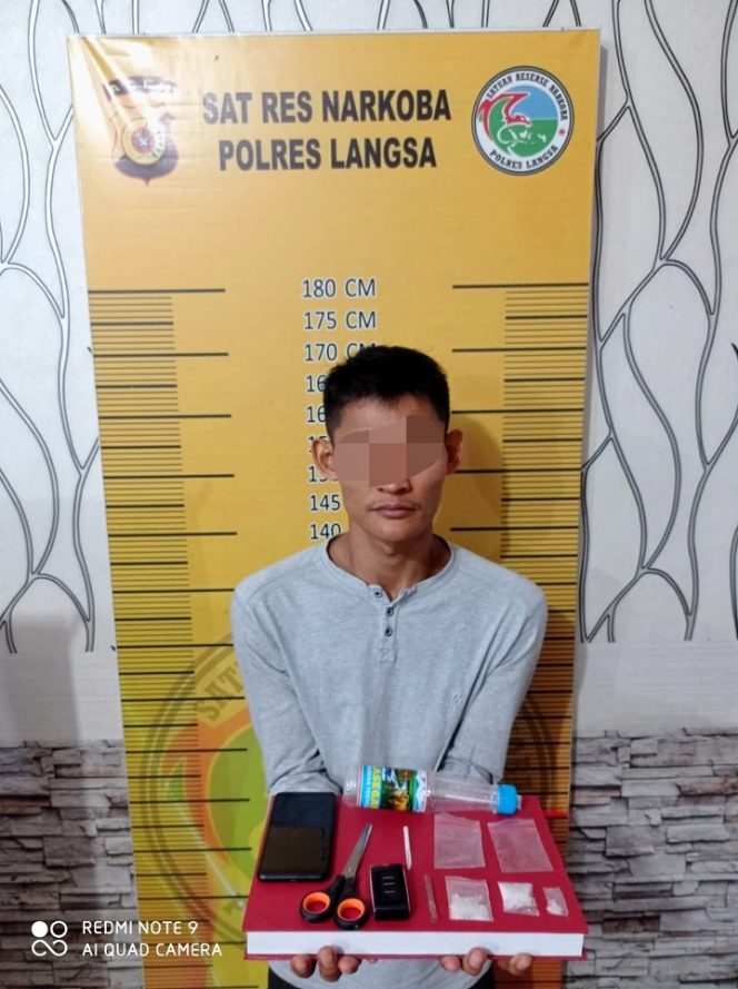 
 Diduga Pengedar Sabu, Seorang Pemuda Digelandang ke Polres Langsa