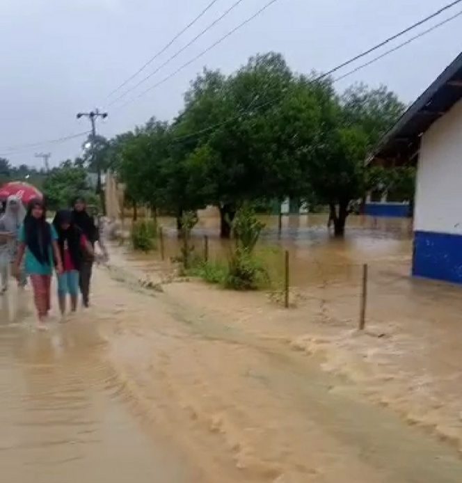 
 Guyuran Hujan Rendam Pemukiman Warga di Aceh Timur dan Langsa