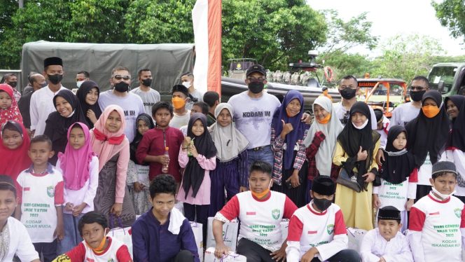 
 Pangdam IM berbagi Kebahagiaan dengan Ribuan Anak Yatim