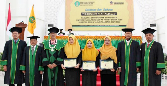 
 Kepala BI Aceh Bekali Strategi Pengembangan Bisnis Syariah pada Yudisium FEBI UIN Ar Raniry