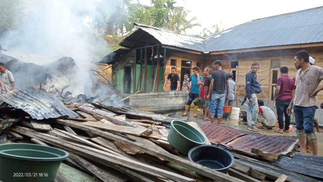 
 Tabung Gas Meledak, Satu Rumah Ludes Terbakar