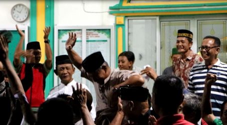 Foto : Eforia tim selepas dinyatakan menang pada perhitungan suara di TPS.