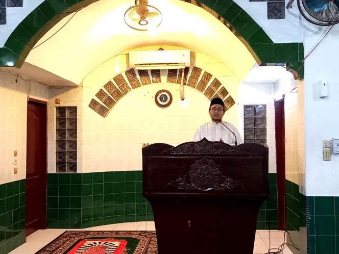 
 SD Muhada Langsa Bagi Rapor Siswa pada Subuh Berjamaah