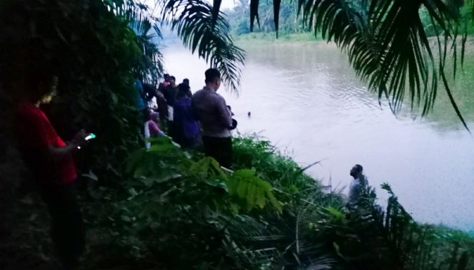 
 Seorang Bocah di Tamiang Hanyut Terpeleset di Sungai