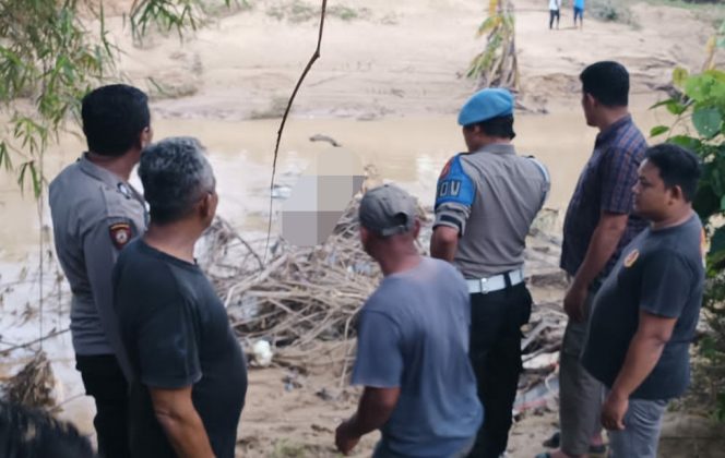 
 Mayat Pria tanpa Identitas Ditemukan Mengapung di Krueng Langsa