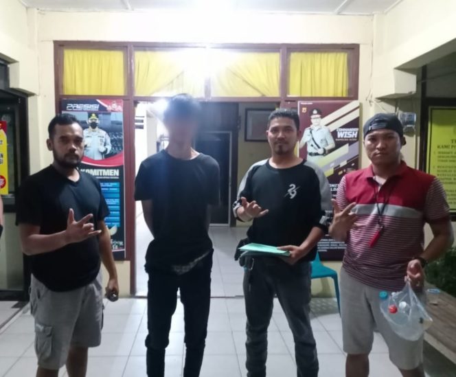 
 Polsek Langsa Barat Ringkus Seorang Pria, Diduga Curi Harta Orang Tua Angkat untuk Nyabu
