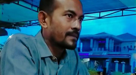 Komite Peralihan Aceh (KPA) atau Panglima Sagoe Alue ie Mirah Irwansyah.