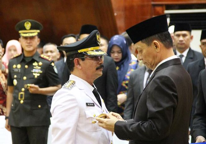 
 Foto : Pj Gubernur Aceh, Achmad Marzuki melantik Meurah Budiman sebagai Pj Bupati Aceh Tamiang.
