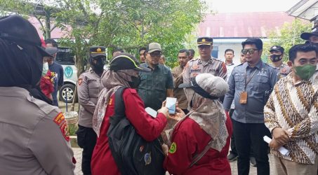 Panitera PN Langsa saat bacakan Putusan Eksekusi.