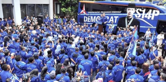 
 Jaga Kedaulatan, Serentak Ketua Demokrat Se-Indonesia Sambangi Pengadilan