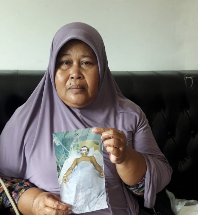 Ibu di Kota Langsa minta Pemerintah memulangkan anaknya dari Malaysia akibat sakit keras.
