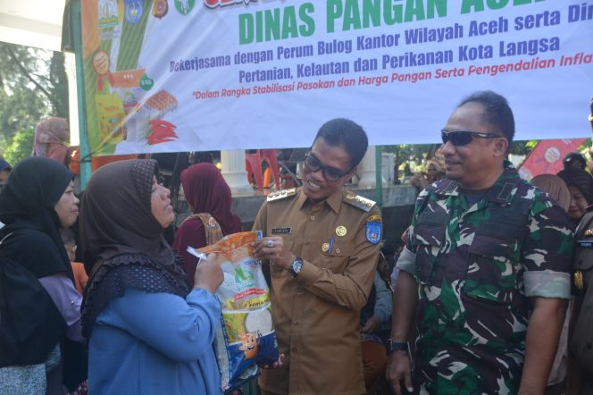 
 Genjot Inflasi, Pemerintah Aceh Gelar Pasar Murah dan Baksos Kesehatan