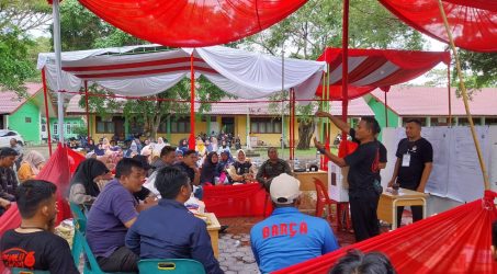 Proses simulasi perhitungan suara oleh KPPS yang diperankan PPK dan PPS.