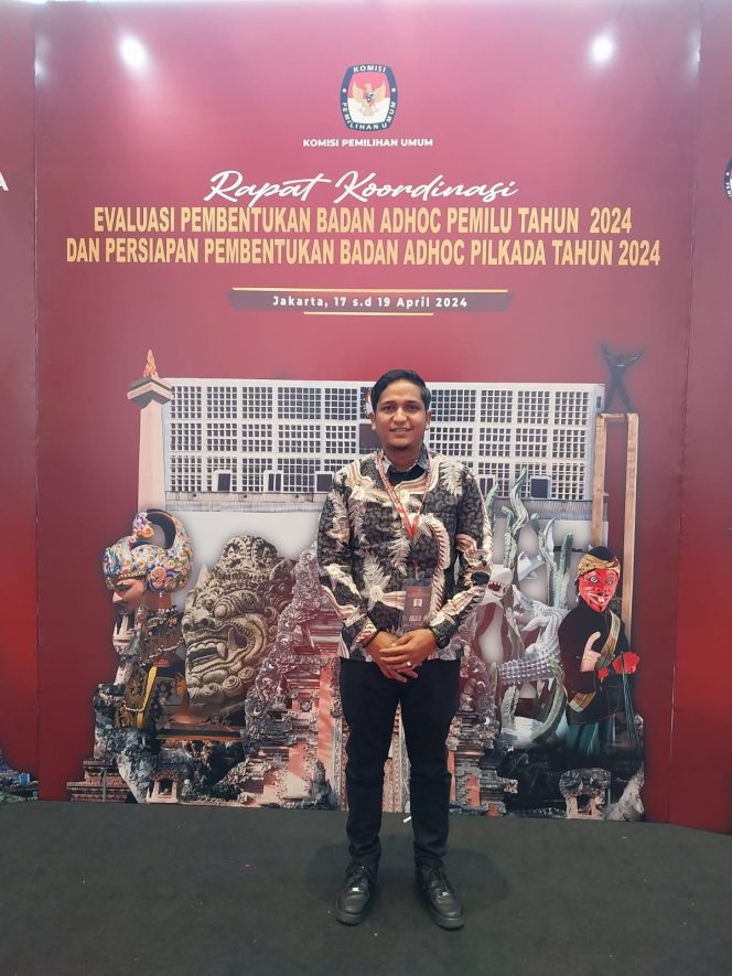 
 Ketua Divisi Sosialisasi, Pendidikan Pemilih, Partisipasi Masyarakat dan SDM KIP Kota Langsa, Fauzan Rizal, S.Pd.I.