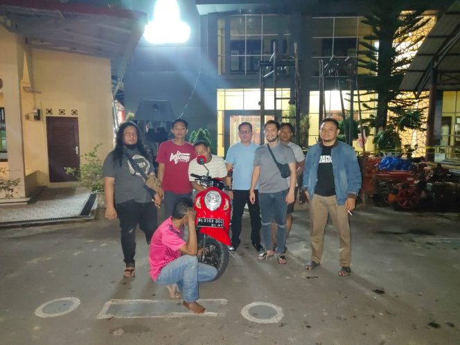 
 Diduga Curi Motor, Pria Paruh Baya di Langsa Digebuk Massa