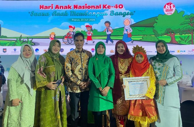 
 Ajra Rahima Juara I Kategori Gambar Bercerita tingkat Nasional