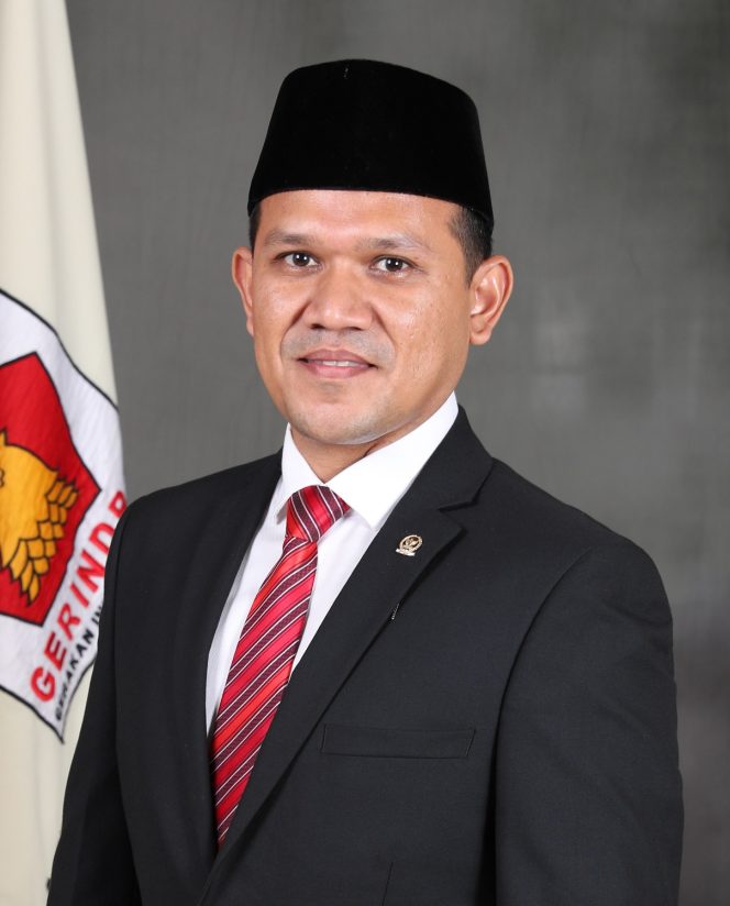 
 Ketua DPD Gerindra Aceh, Fadhlullah.