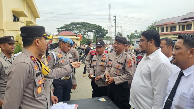
 Kapolres Langsa Cek Kendaraan Dinas dan Senpi Personel