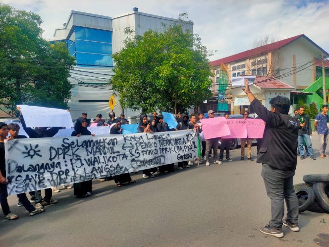 
 Demo HMI Desak Pj Wali Kota Angkat Kaki dari Kota Langsa