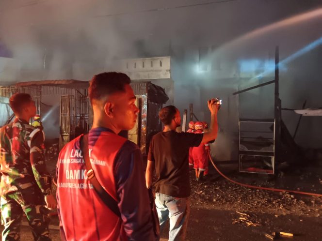 
 Amuk Api di Tamiang Hanguskan Empat Ruko, Enam Jiwa Meninggal