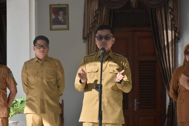 
 Apel Perdana, Wali Kota Jeffry Tekankan ASN Harus Punya Inisiatif dan Gagasan Menuju Langsa Juara
