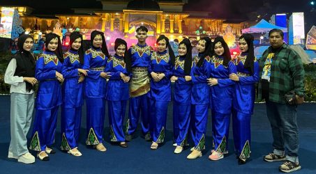 Foto bersama Personel Sanggar Biejeh Jeumpa.