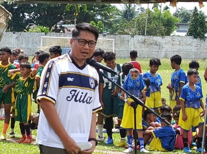 
 M. Haikal Buka Turnamen Sepakbola HUT SSB Elang Biru