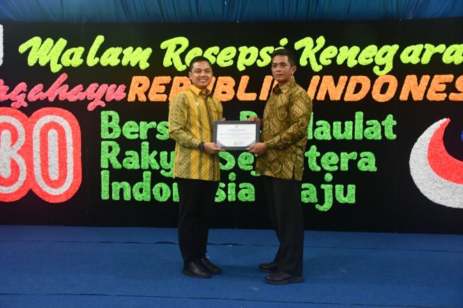 
 Kapolres Langsa Terima Penghargaan atas Pengungkapan Kasus 25 Kg Kokain