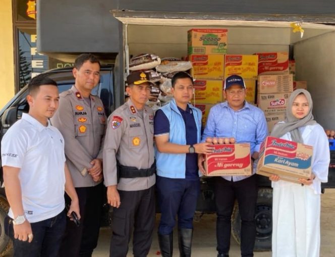 
 Wali Kota Langsa Distribusi Bahan Makanan pada 102 Dapur Umum