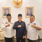 Foto usai Munas V, Ketum APDESI Terpilih Junaedhi Mulyono (kiri), Menteri Desa PDT Yandri Susanto (tengah) dan Ketua APDESI Aceh Wilda Muklhlis (kanan). Kamis, 29 Januari 2026.