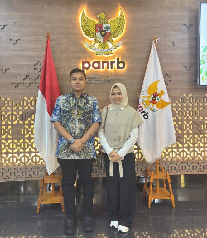 
 Wali Kota Langsa Jeffry Sentana bersama Ketua DPRK Langsa Melvita Sari mendatangi KemenPan-RB RI.