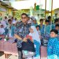 Penyerahan simbolis peralatan sekolah oleh Wali Kota, Jeffry Sentana di SDN 1 Langsa.